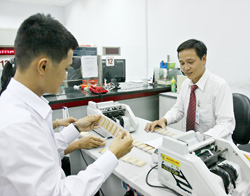 Lãi suất tiền đồng trước sức ép giá vàng